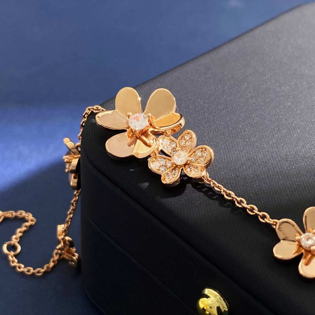 18K Van Cleef & Arpels Frivole Bracelet