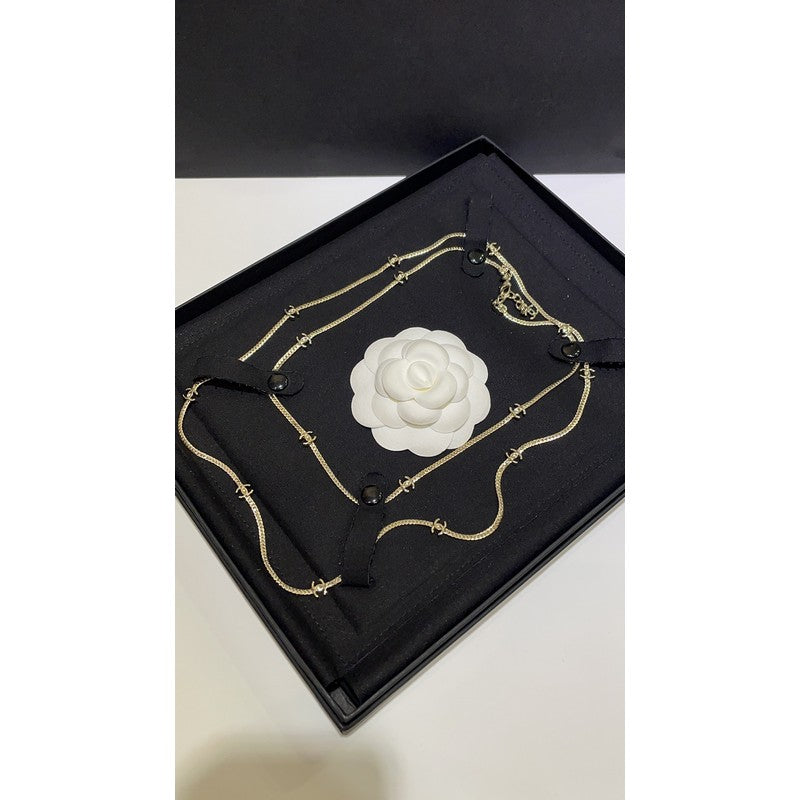 18K Chanel 24B Flowers Long Necklace