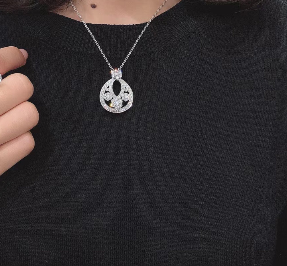 18K Van Cleef & Arpels Snowflake Necklace