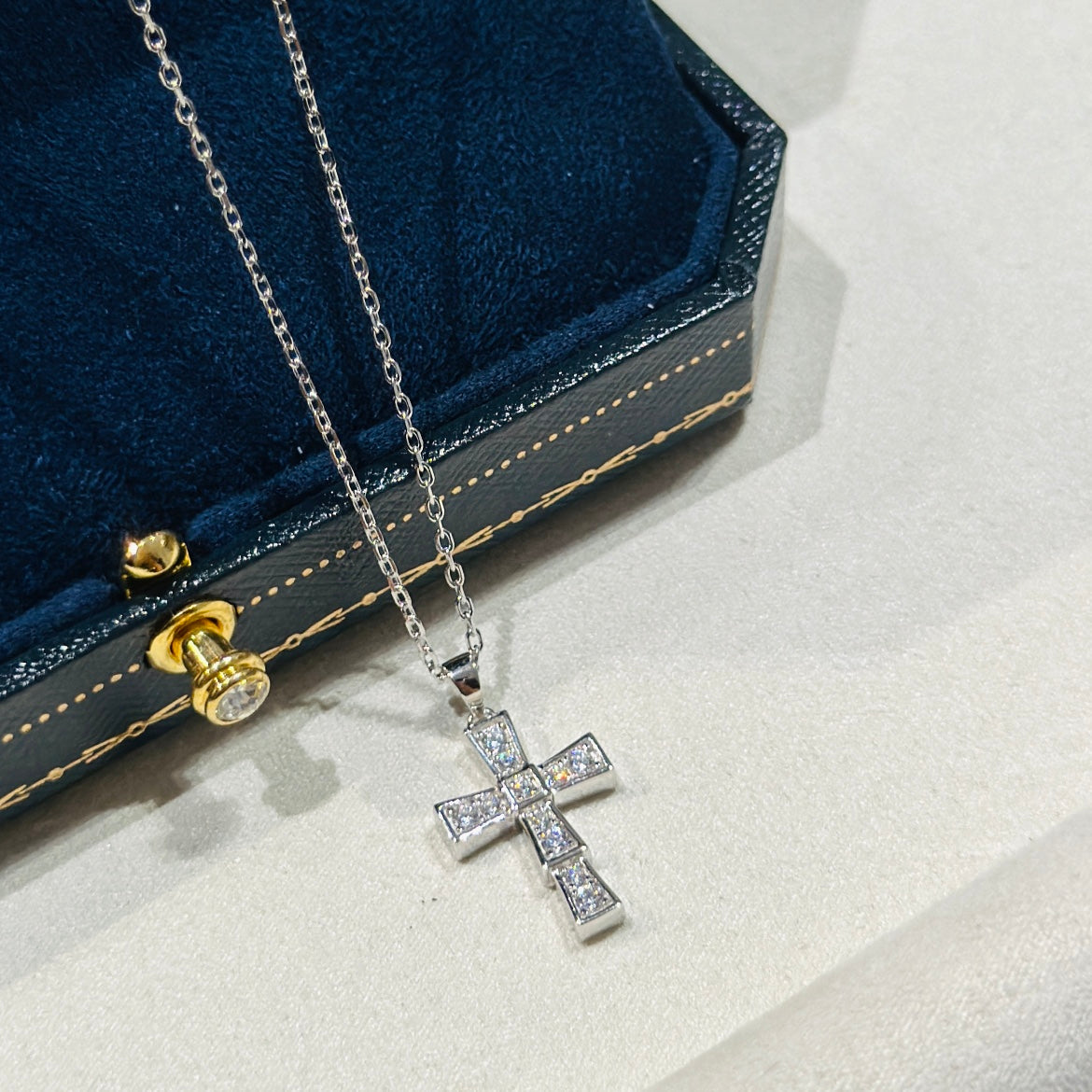 18K BVLGARI Diamond Pendants Necklace