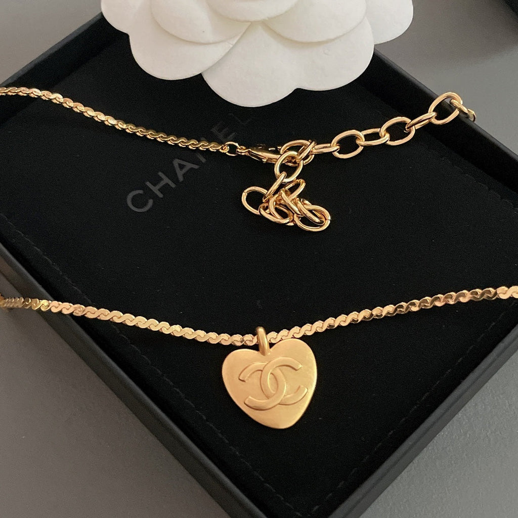 18K Chanel Vintage Necklace