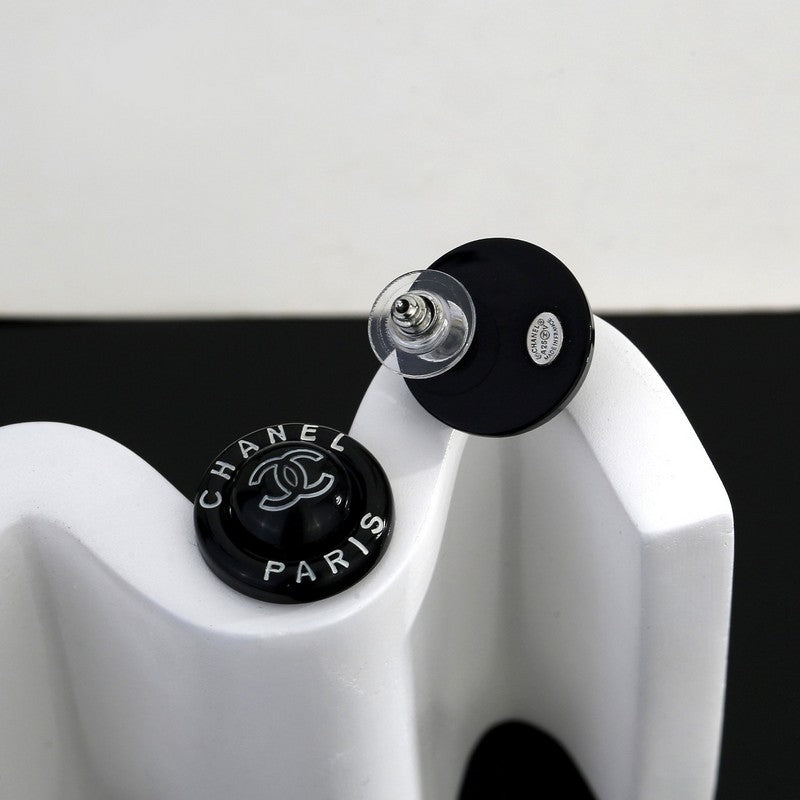 18K Chanel Black Round Earrings