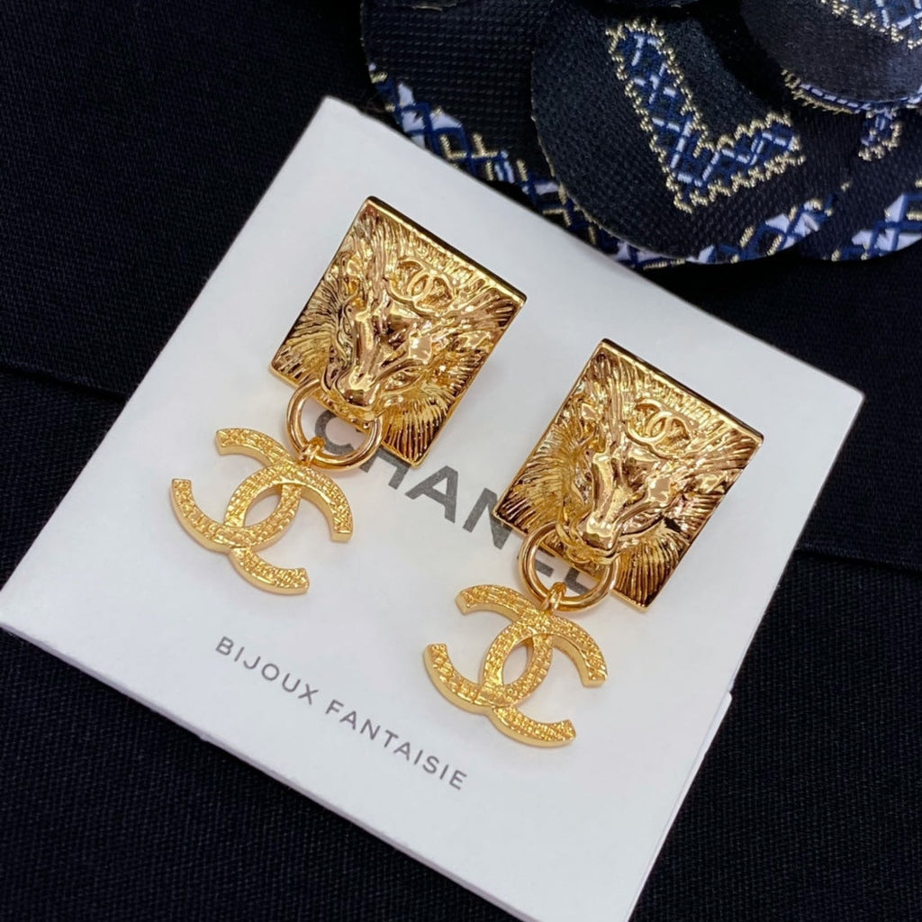 18K Chanel Lion Sharp Earrings