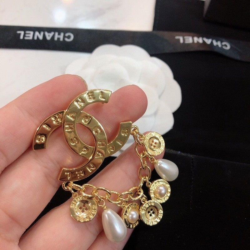 18K Chanel Pearl Pendant Brooch