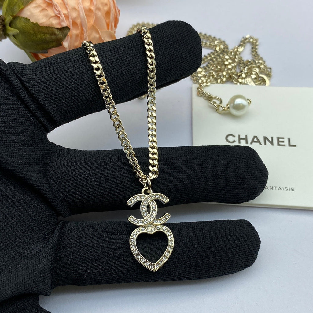 18K Chanel Heart Chain Necklace