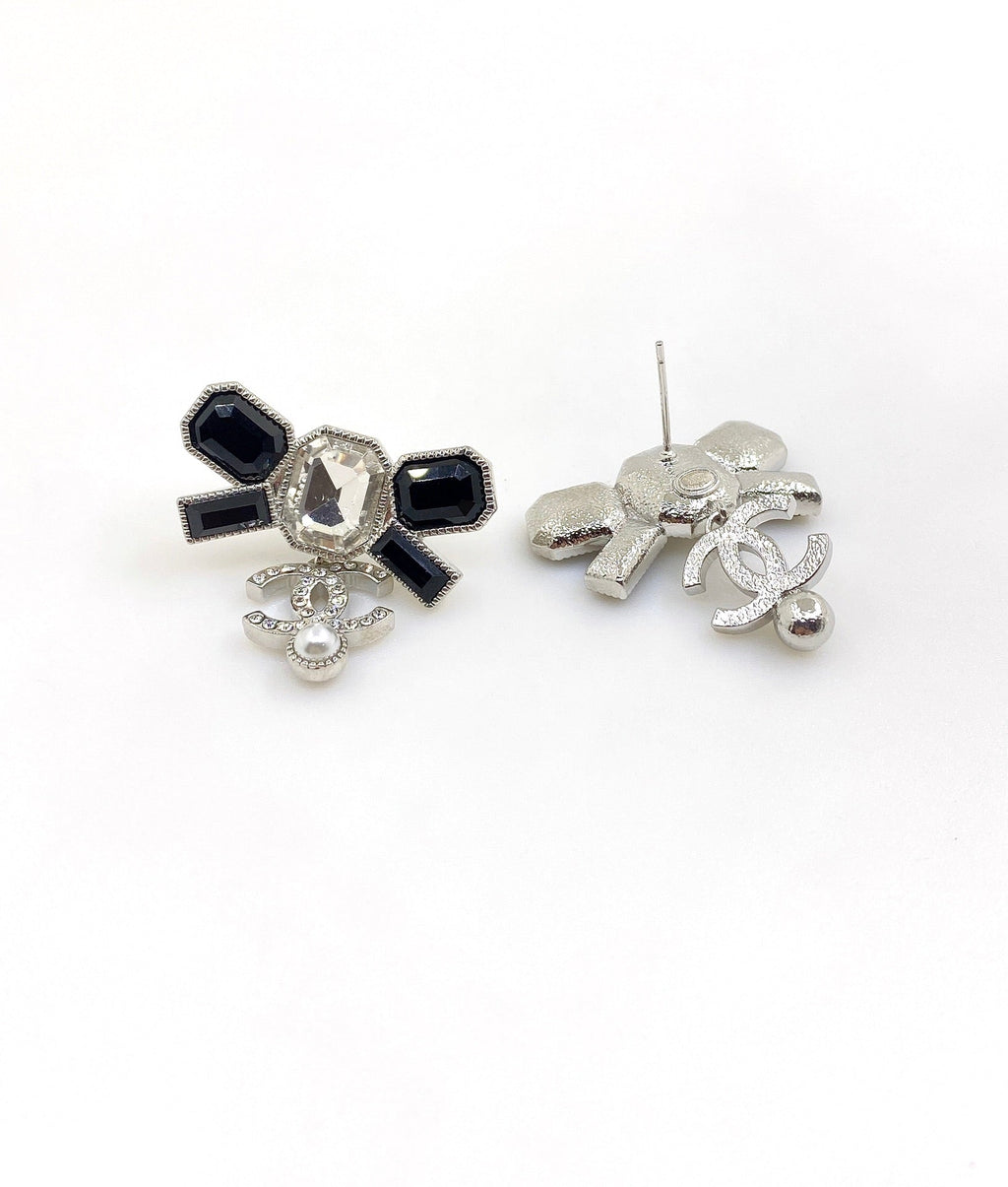 18K Chanel Bow Tie Crystals Earrings