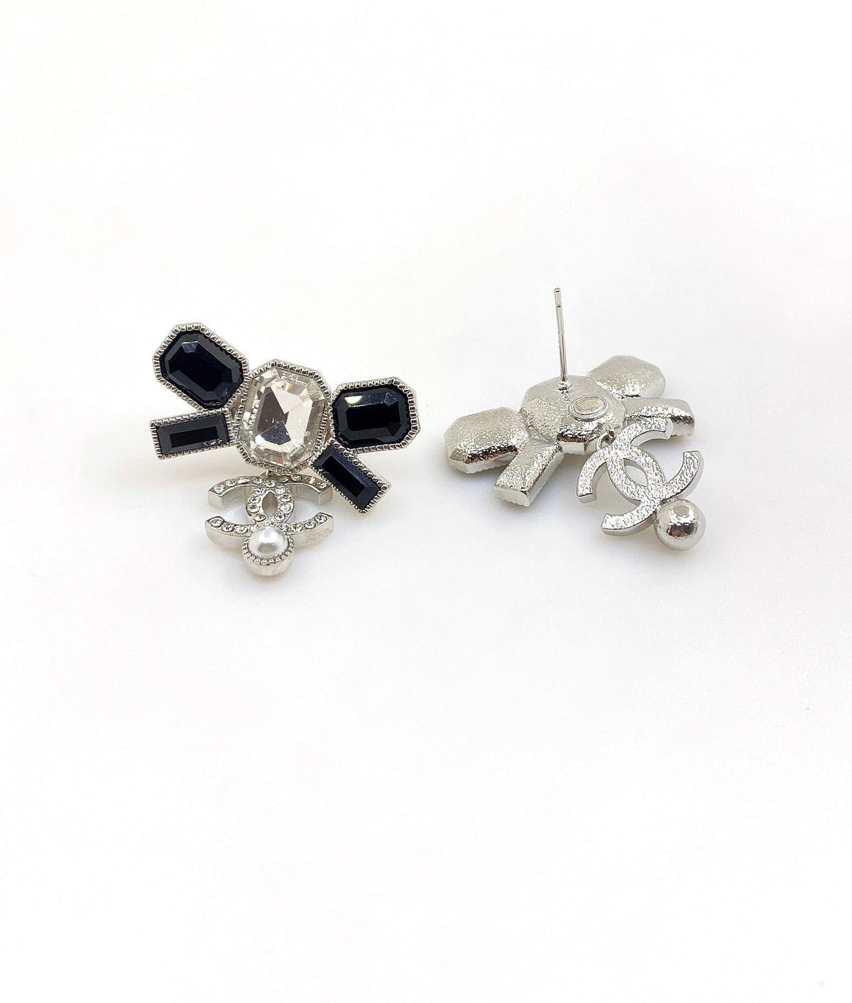 18K Chanel Bow Tie Crystals Earrings
