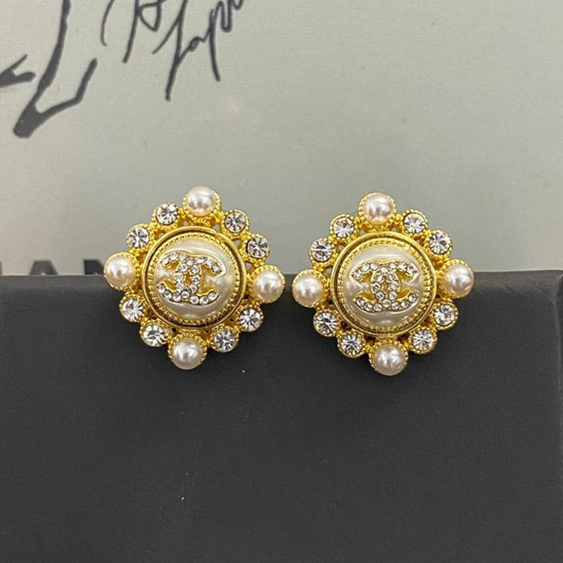 18K Chanel Pearls Earrings