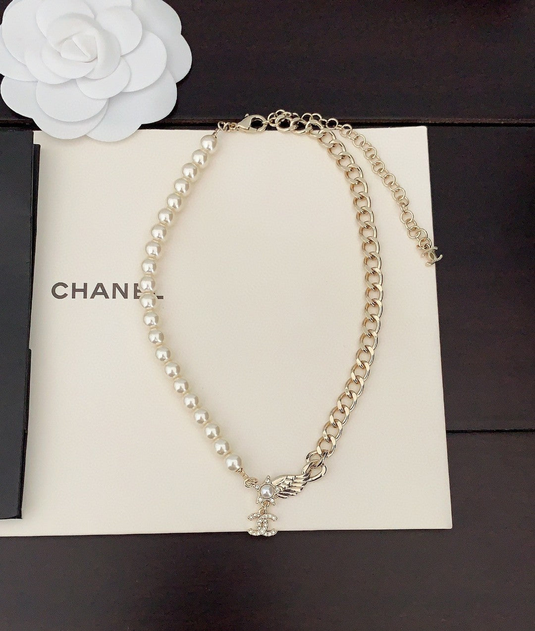 18K Chanel Pearl Chain Choker Necklace