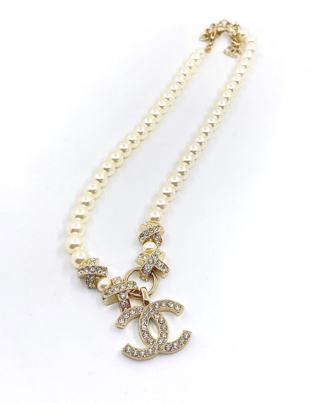 18K Chanel Pearls Chain Necklace