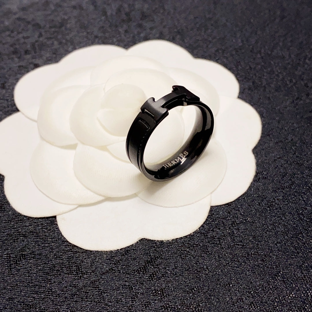 Hermès Clic HH So Black Ring