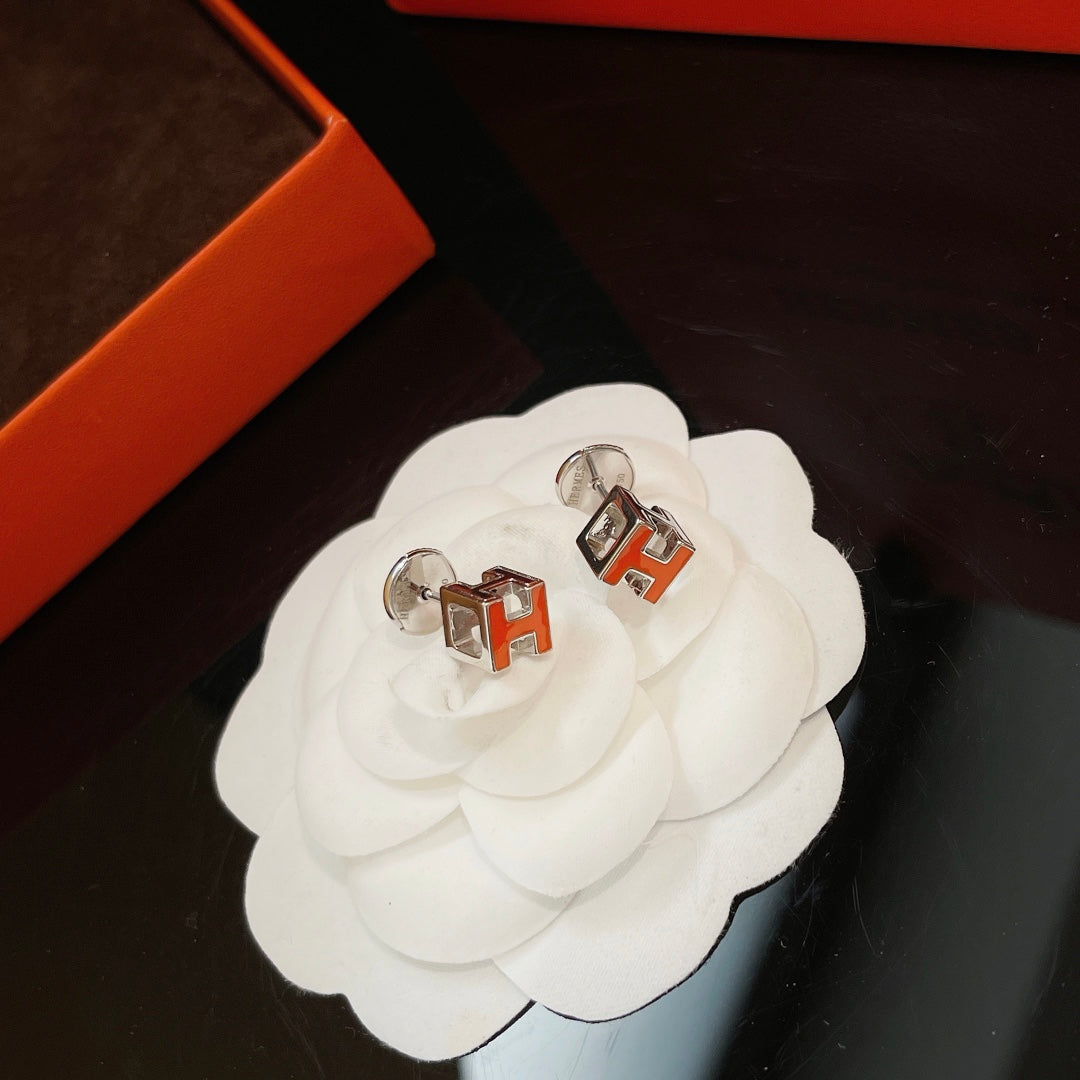 18K Cage D'H Hermès Earrings