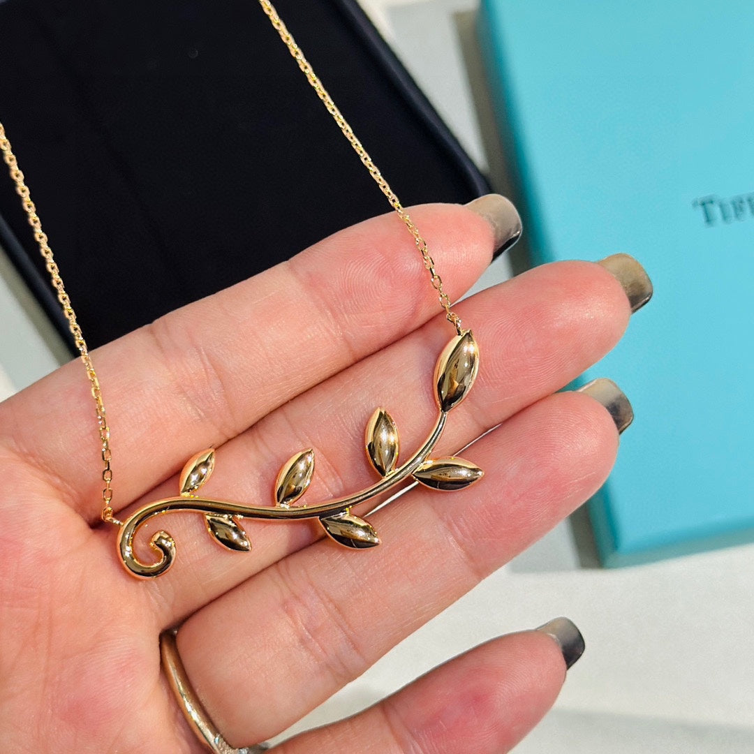 18K Tiffany & Co. Olive Leaf Vine Pendant Necklace