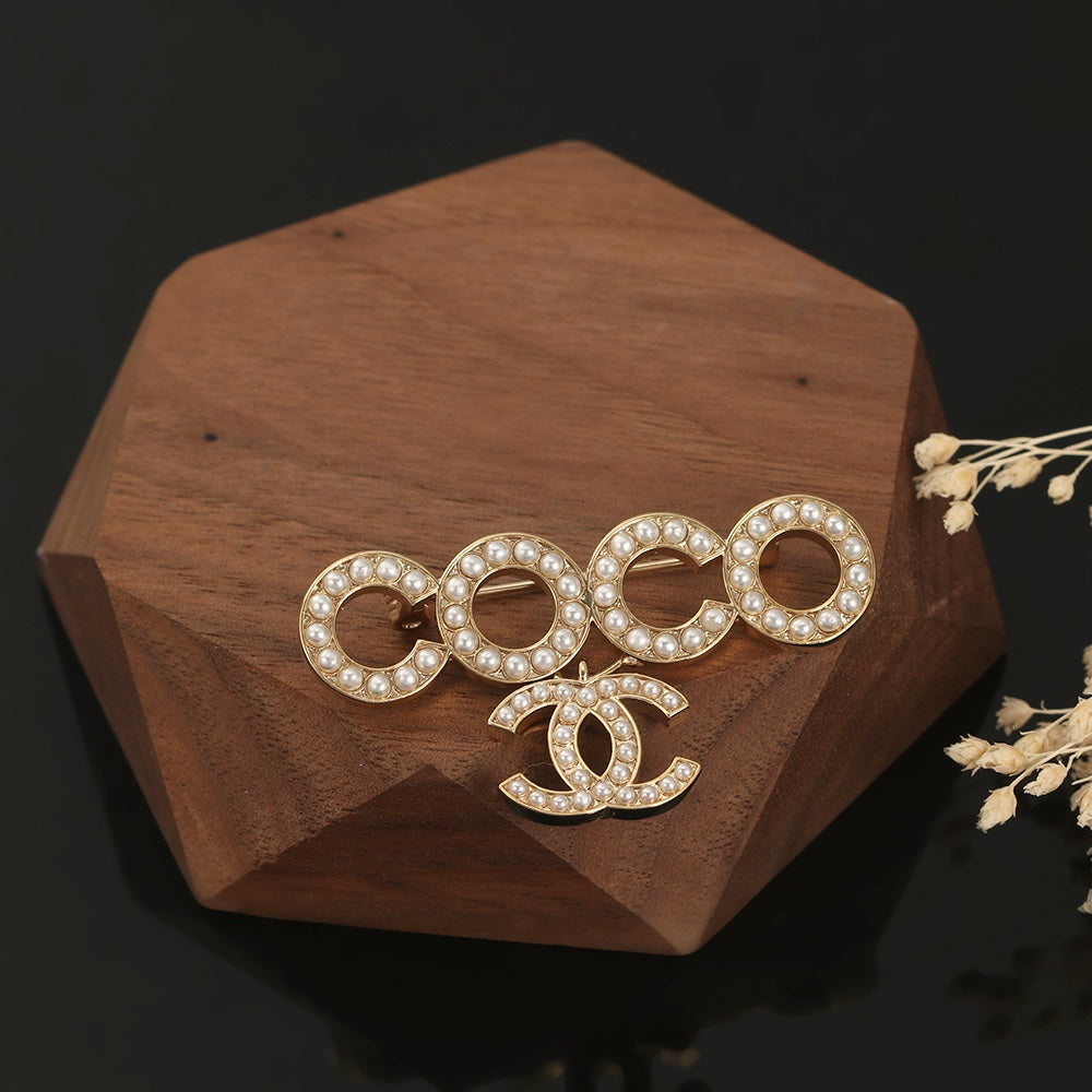 18K Chanel Coco Crush Pearls Brooch
