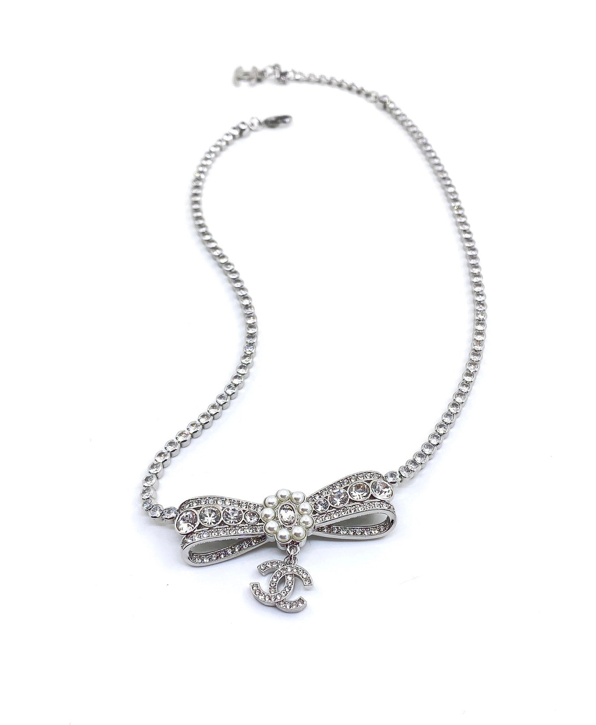 18K Chanel Diamonds Bow Tie Necklace