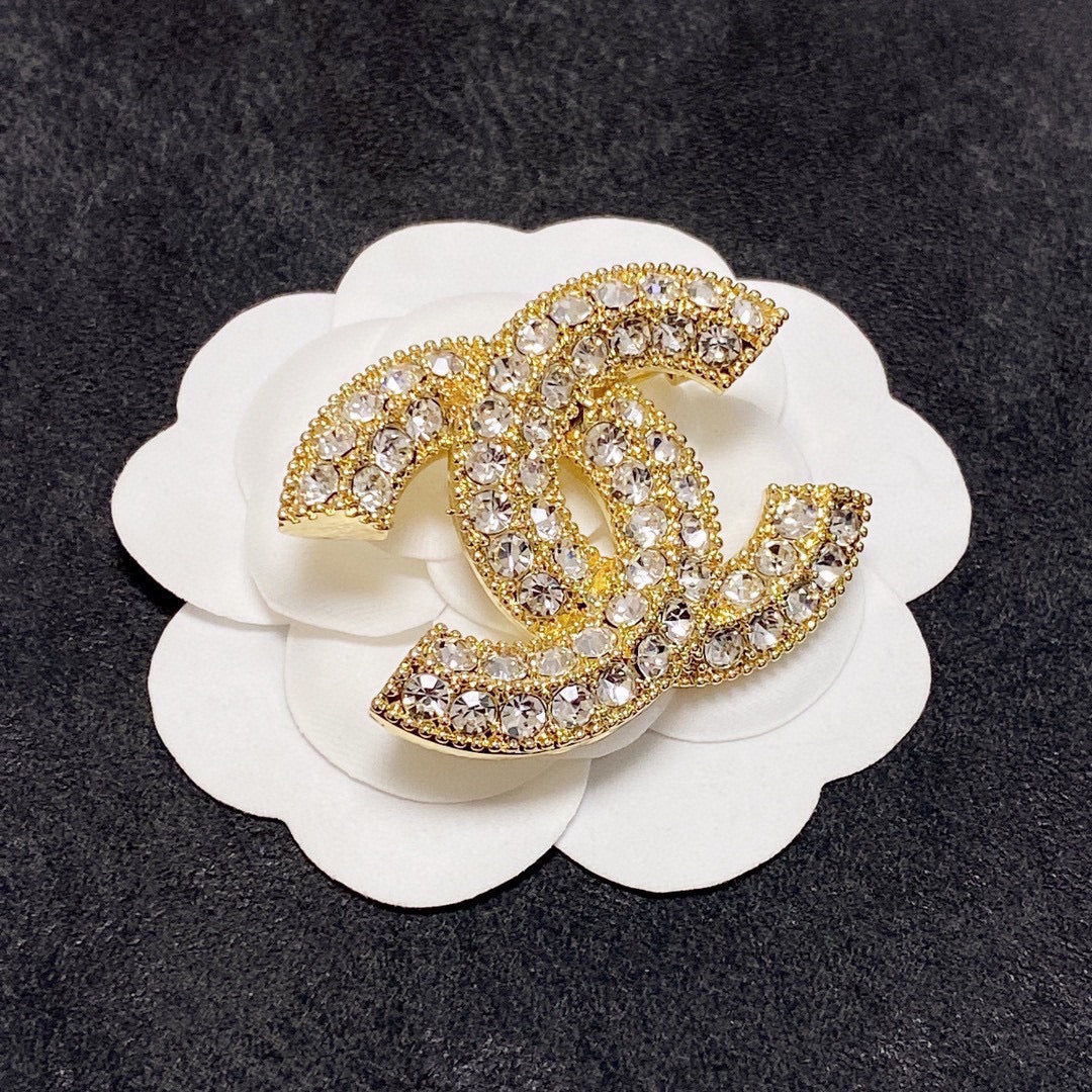 18K Chanel Diamonds Brooch
