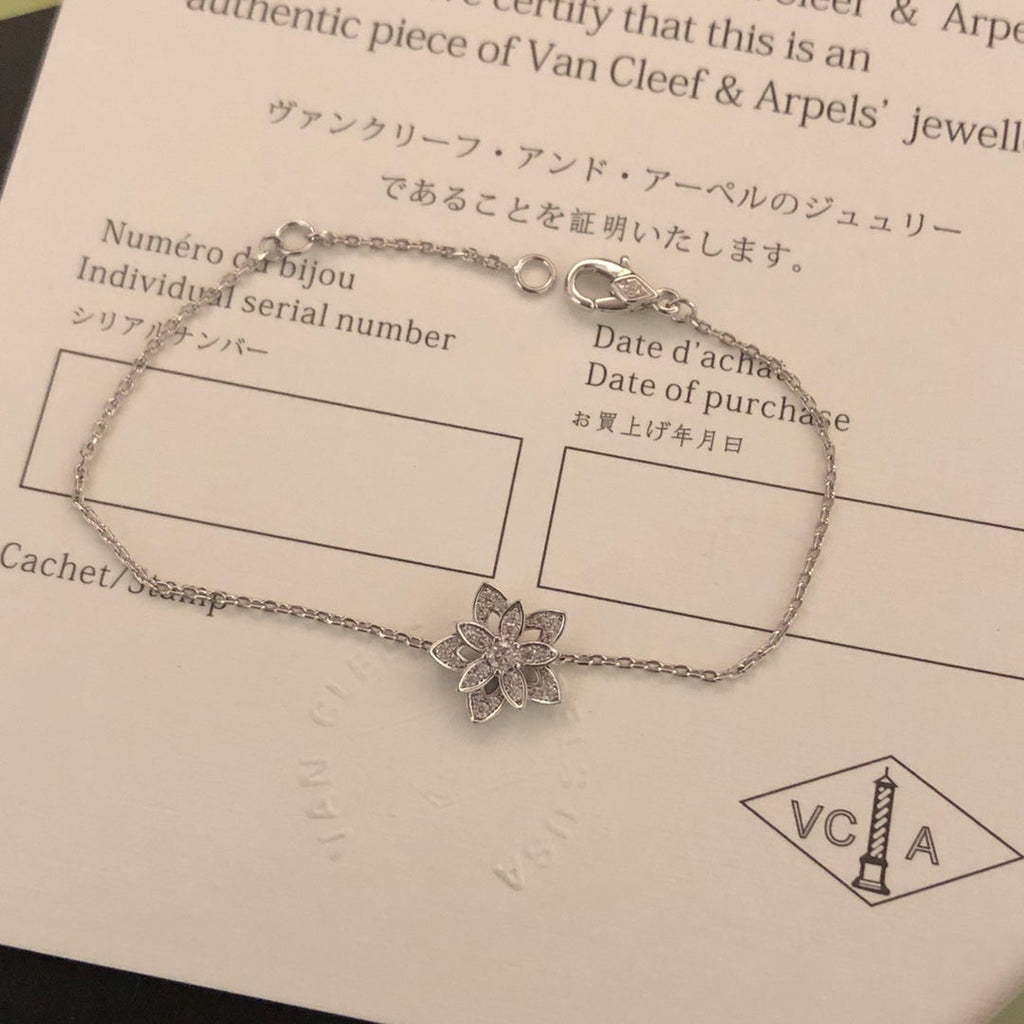 18K Van Cleef & Arpels Lotus Openwork Pendant Bracelet