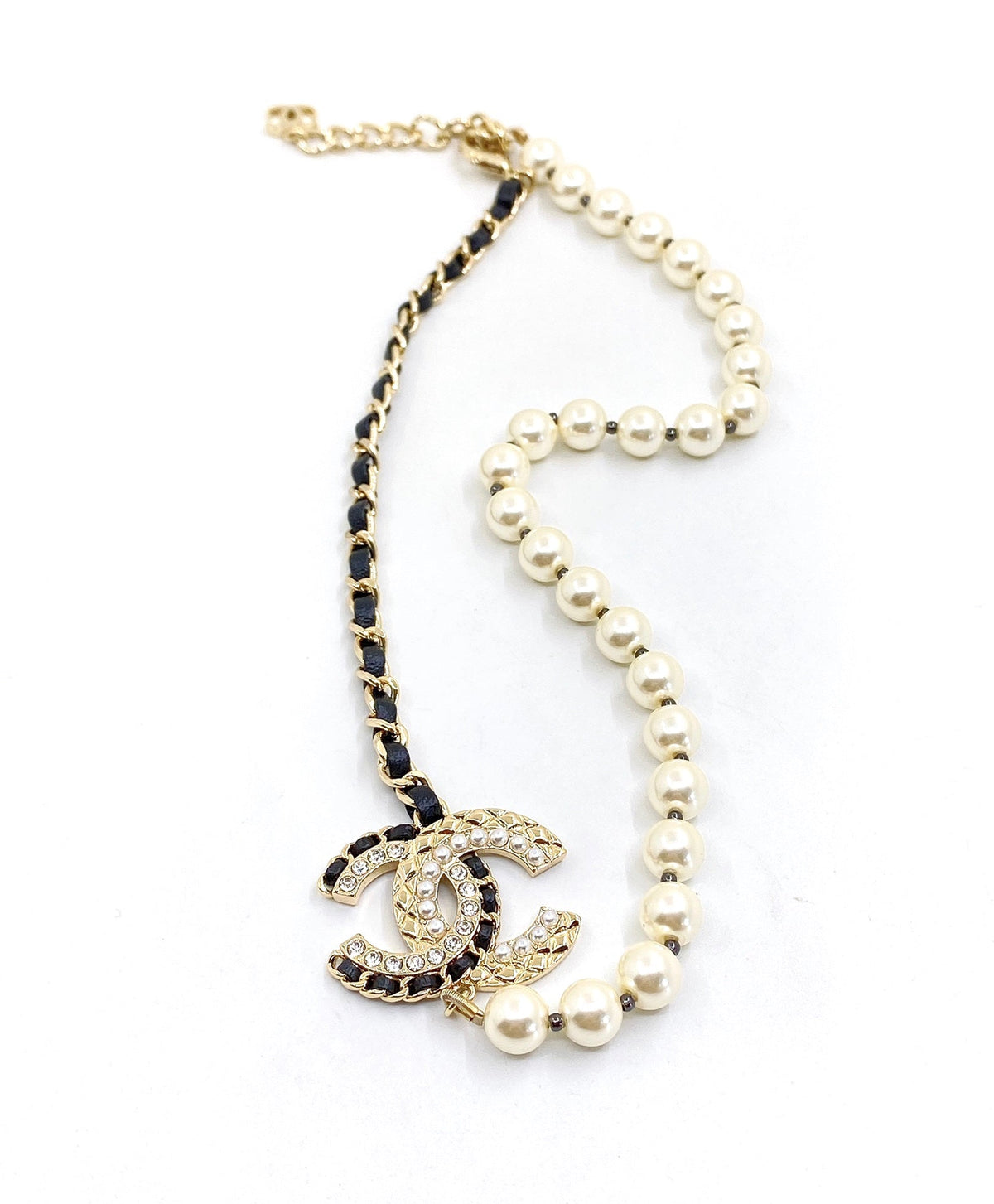 18K Chanel Leather Pearls Necklace
