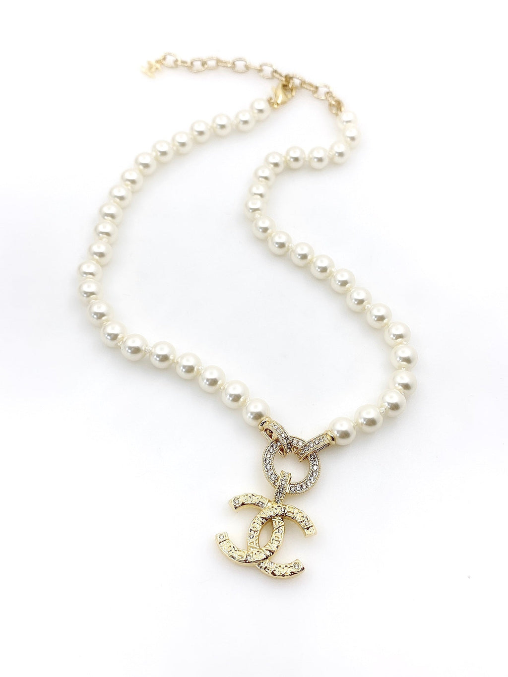 18K Chanel Pearls Choker Necklace