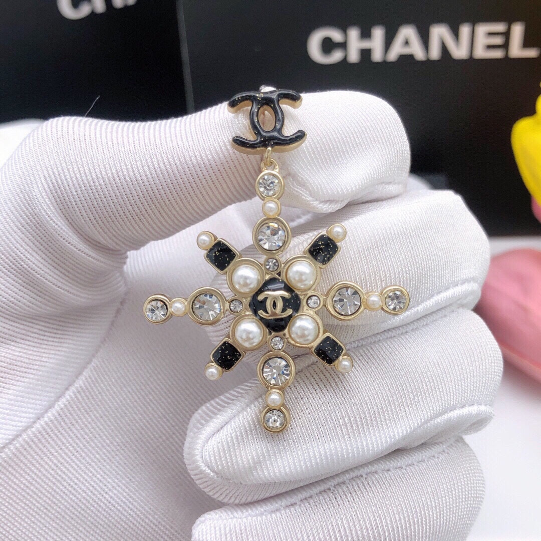 18K Chanel Snow Flowers Earrings