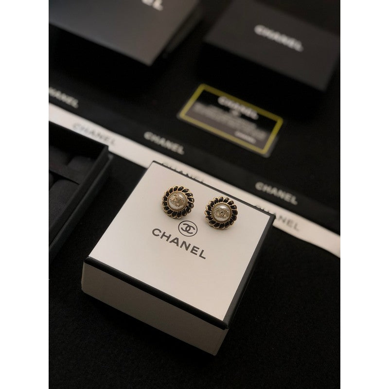 18K Chanel Black Earrings