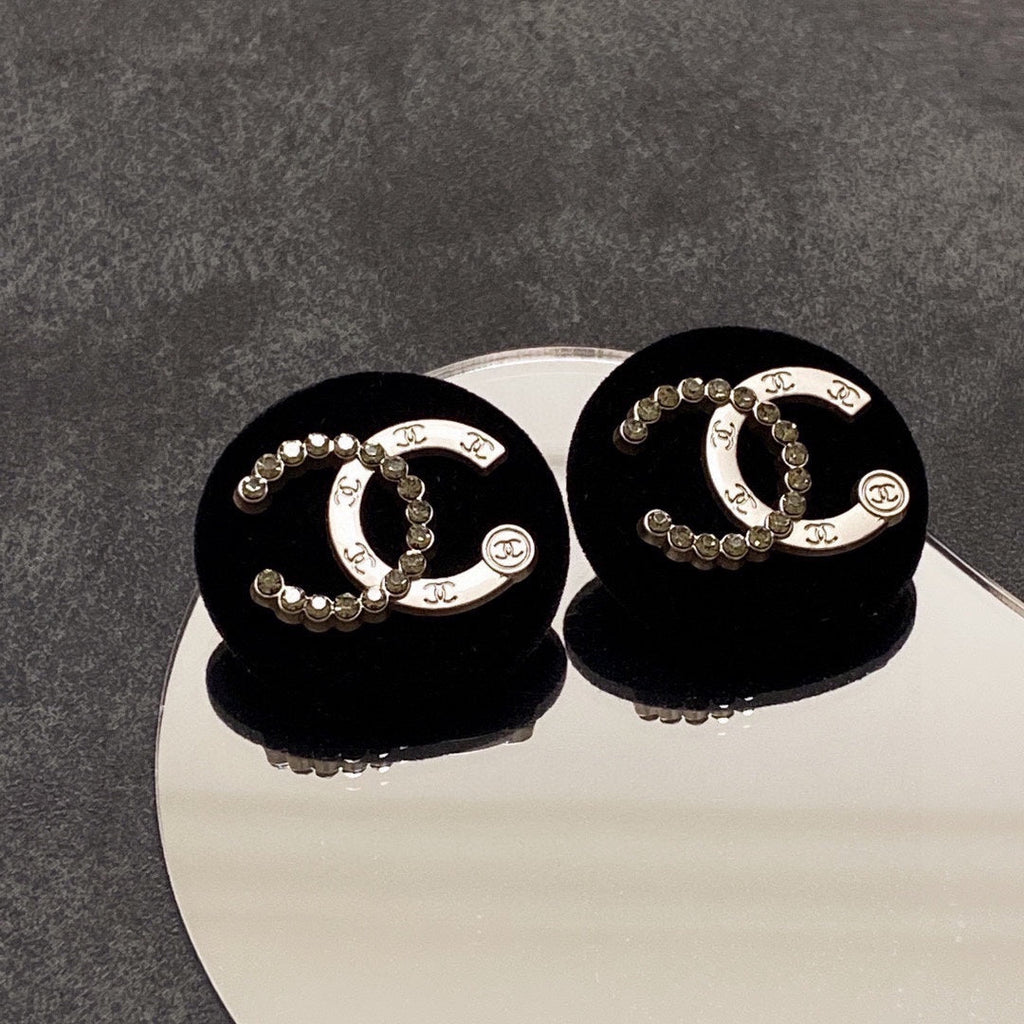 18K Chanel Black Resin Circle Earrings