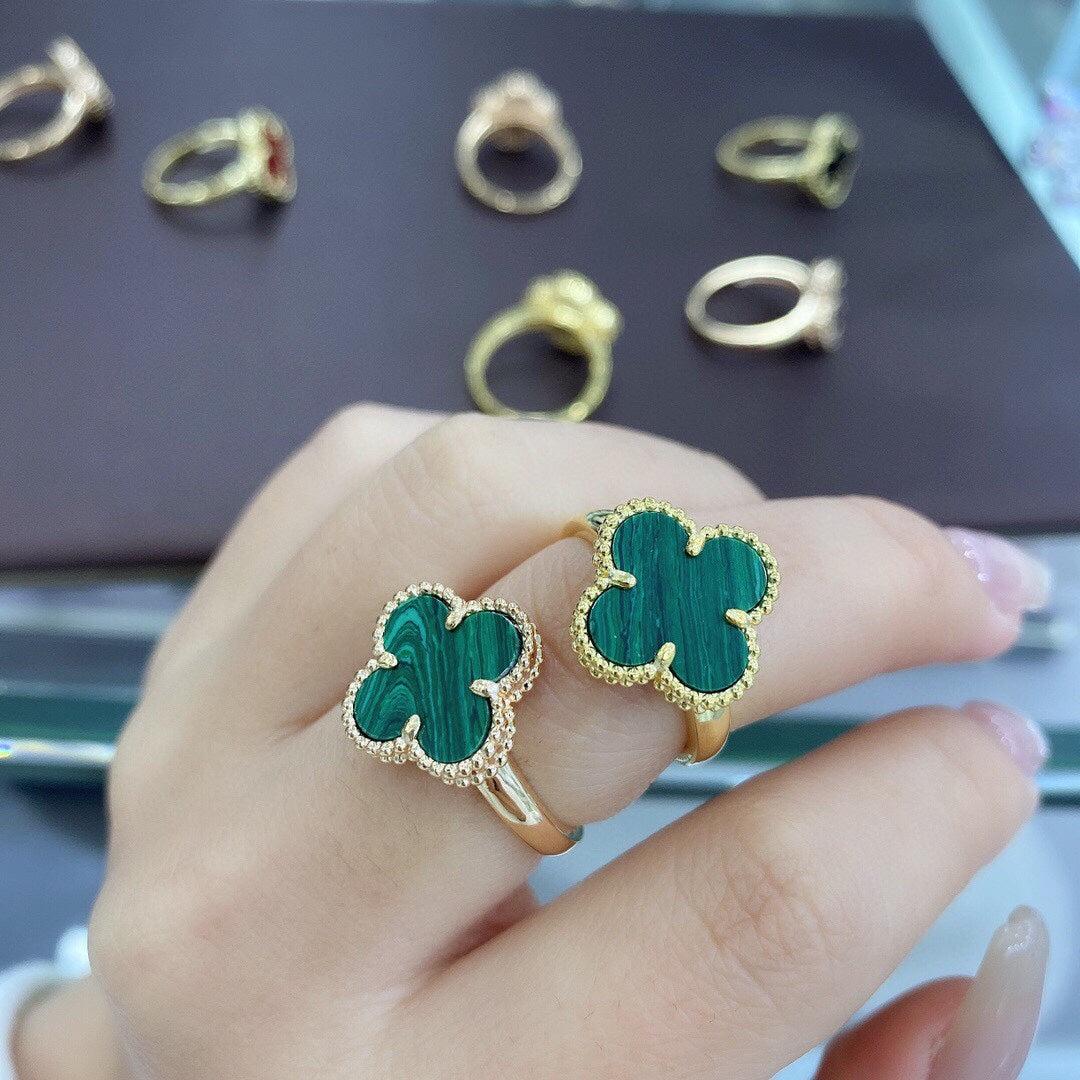 18K Van Cleef & Arpels Magic Alhambra Clover Ring