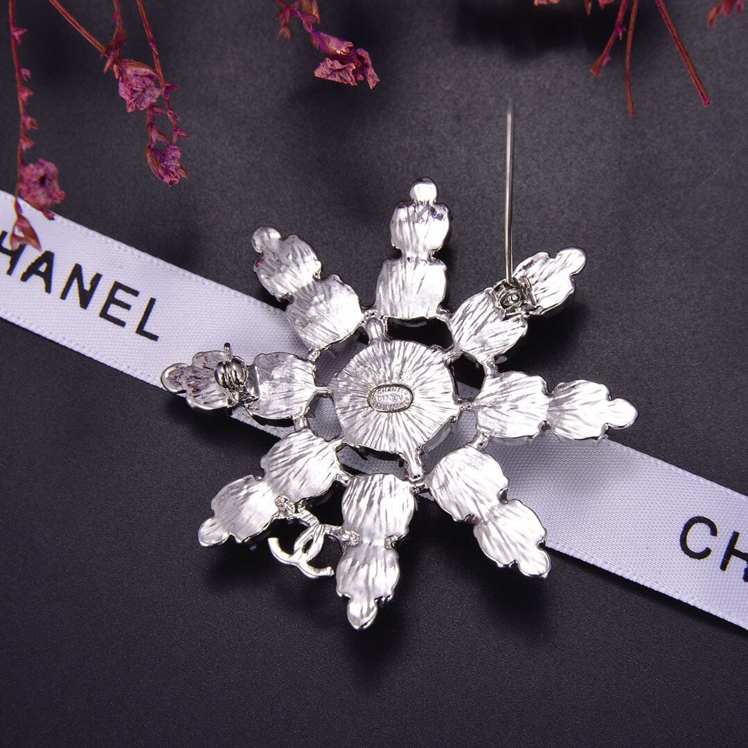 18K Chanel Flower Crystals Brooch