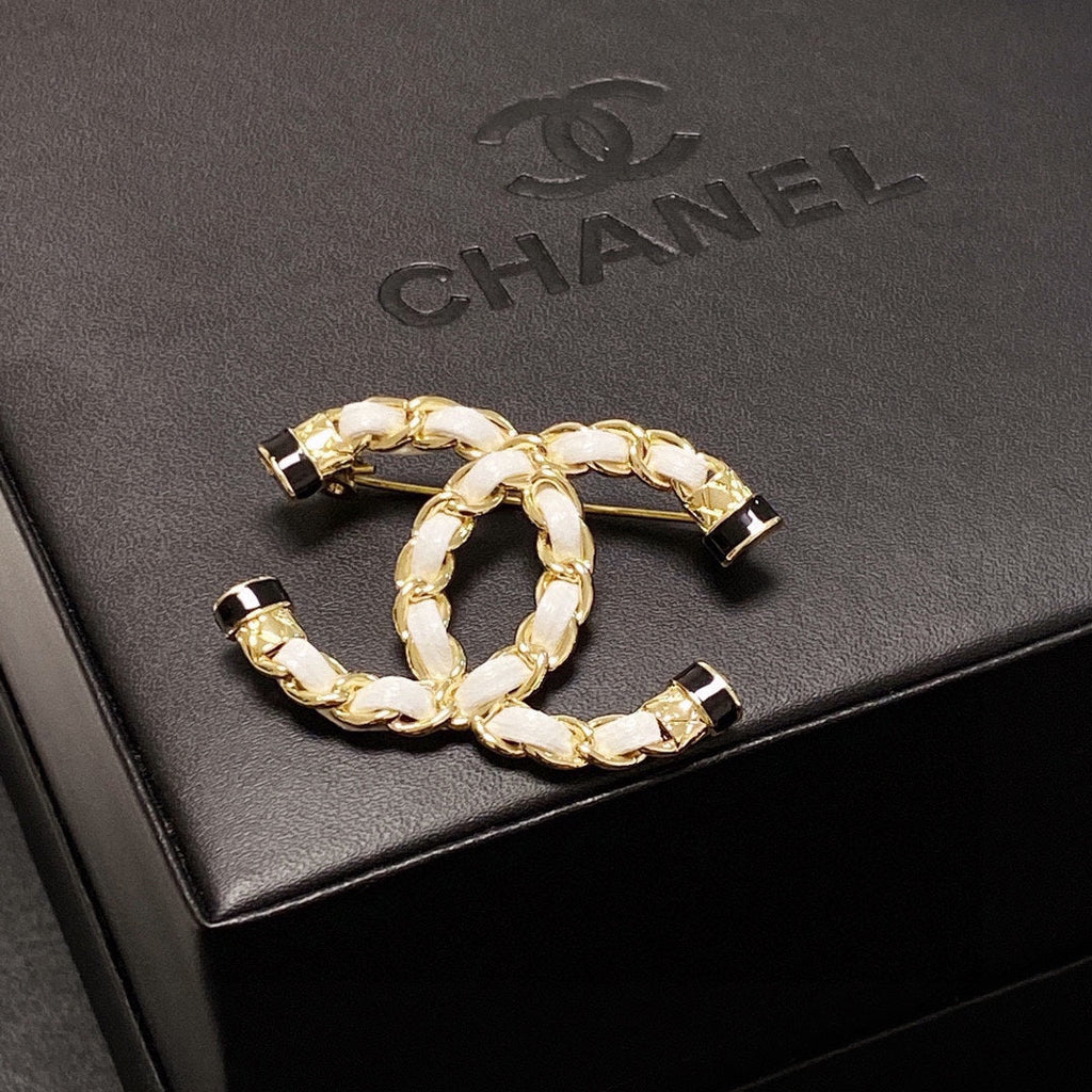 18K Chanel Pearl Brooch