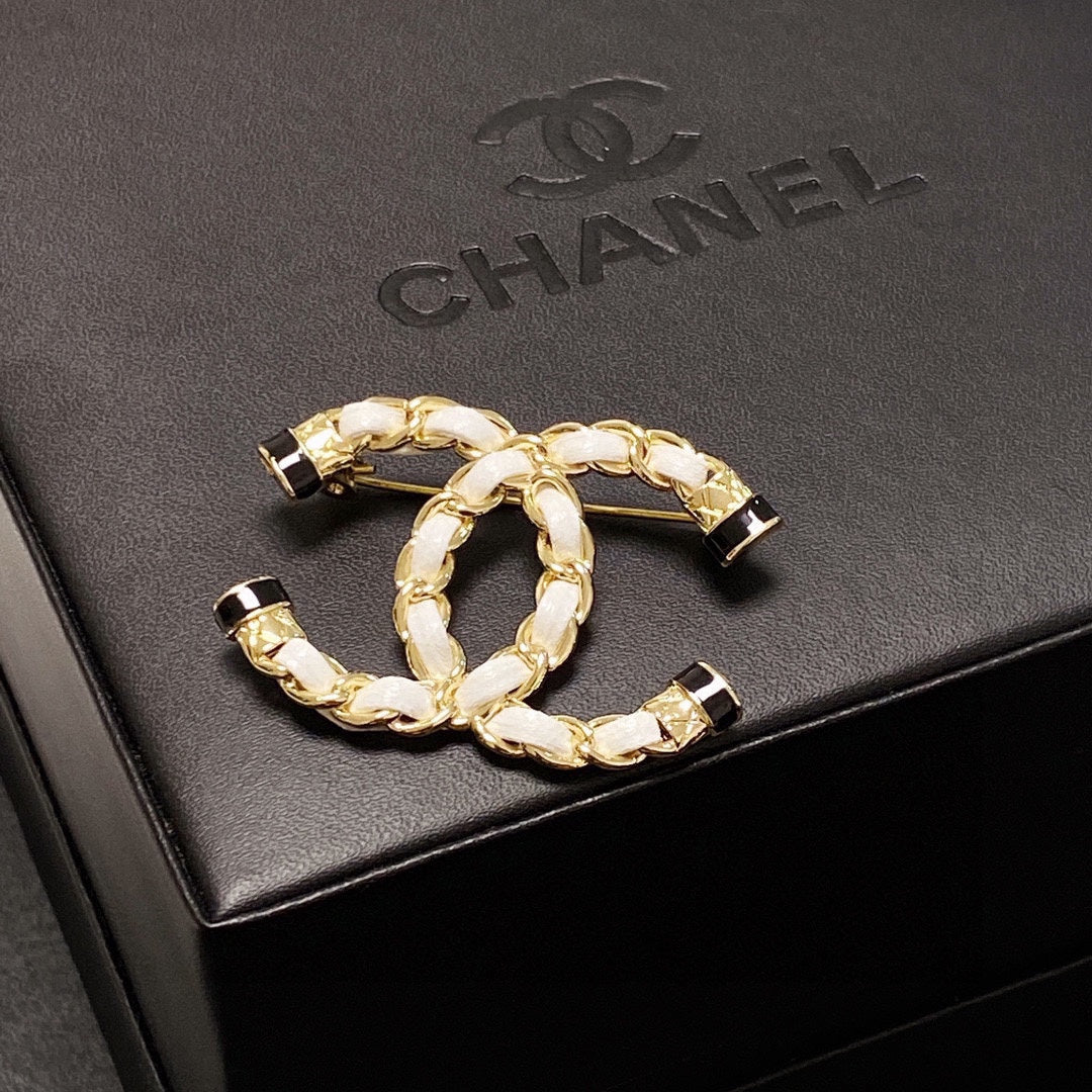 18K Chanel Pearl Brooch
