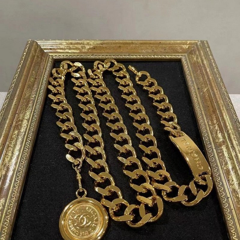 18K Chanel Gold Vintage Necklace