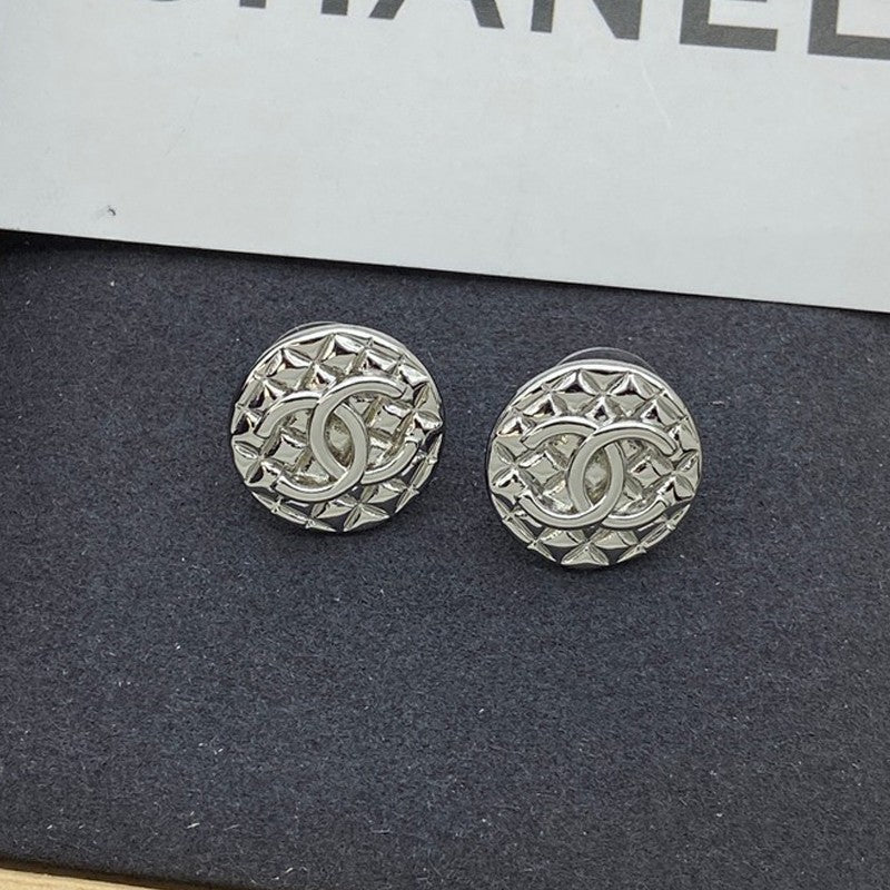 18K Chanel Round White Gold Earrings