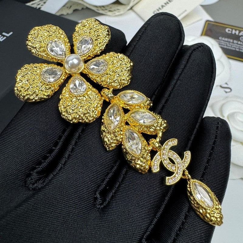 18K Chanel 26C Flower Crystal Drop Gold Brooch