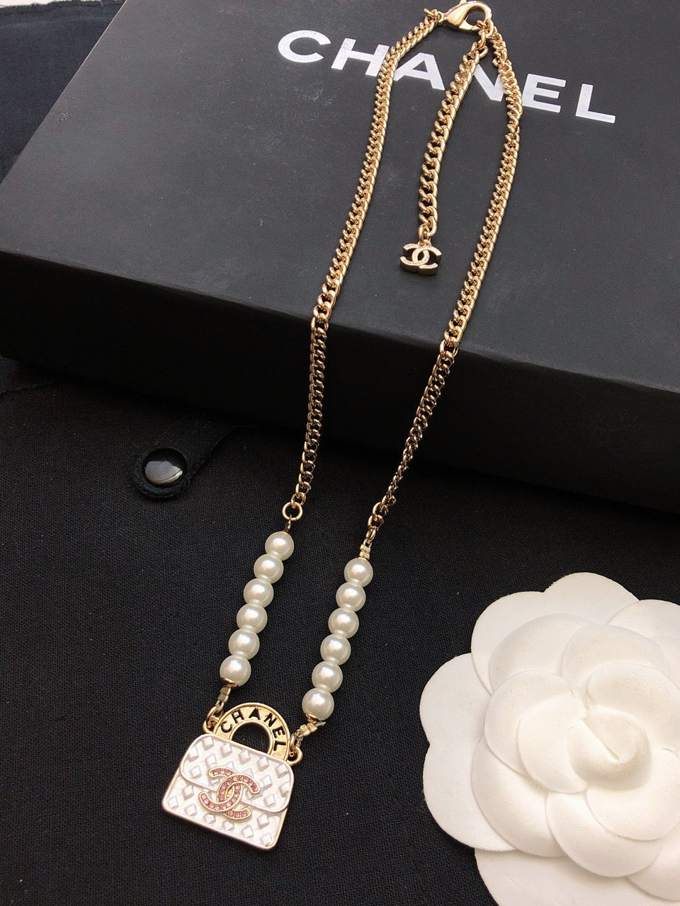 18K Chanel Pearls Bag Pendant Necklace