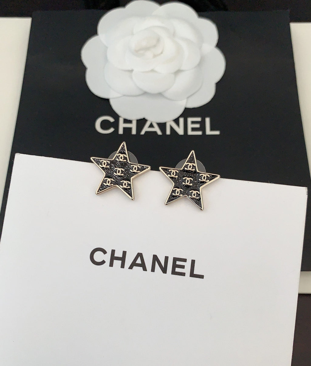 18K Chanel Star Earrings