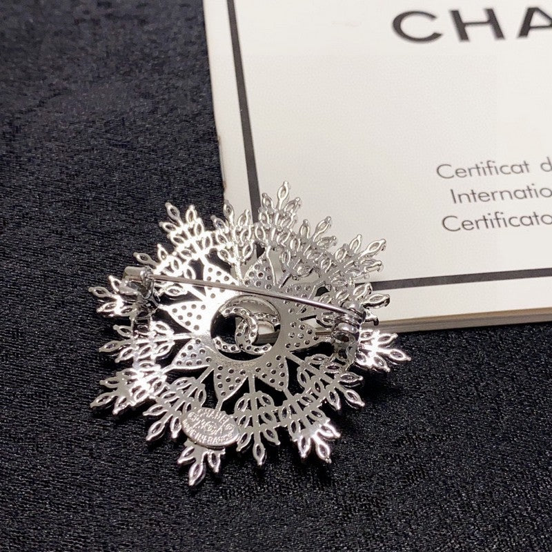 18K Chanel Flower Crystal Brooch