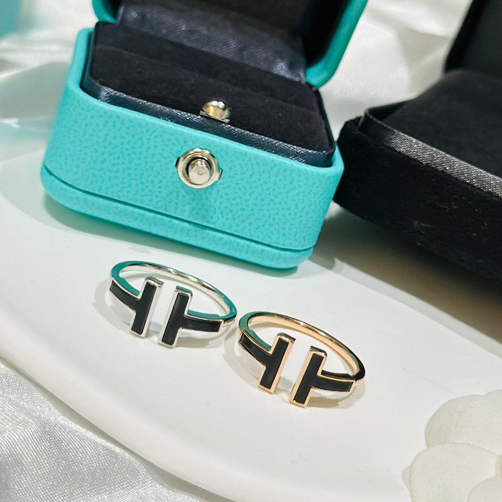 18K Tiffany & Co. Black Onyx Wire Ring