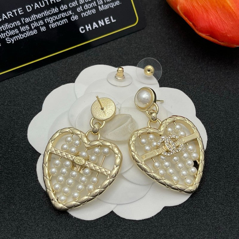 18K Chanel Gold Hear Pearl Earrings