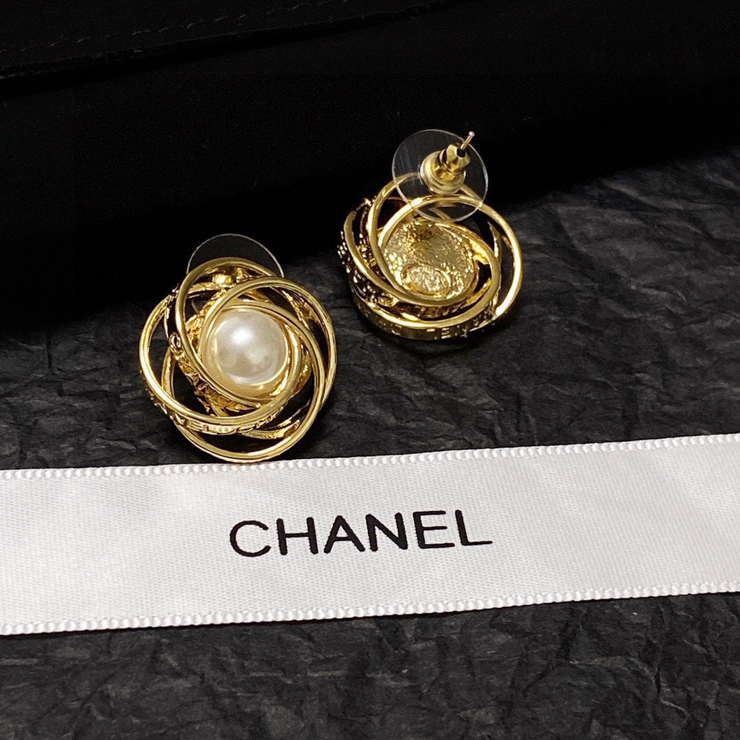 18K Chanel Pearl Earrings