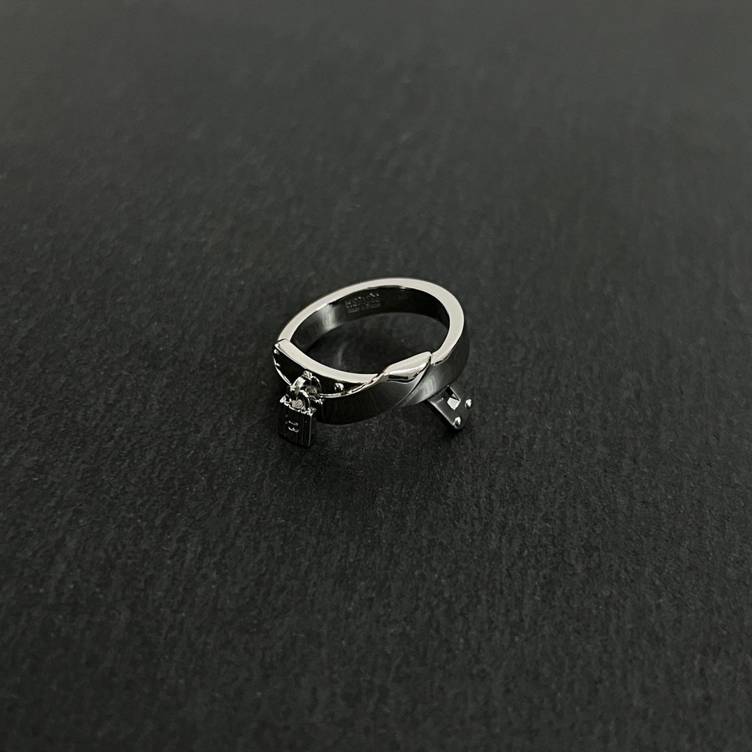 18K Kelly Gavroche Hermès Ring