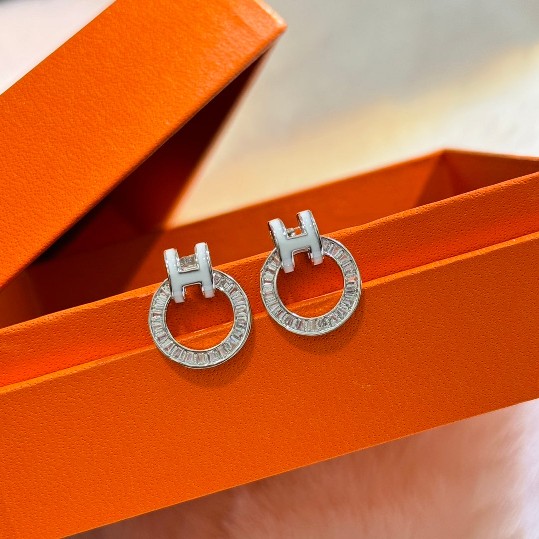 18K Clic Hermès Diamond Earrings