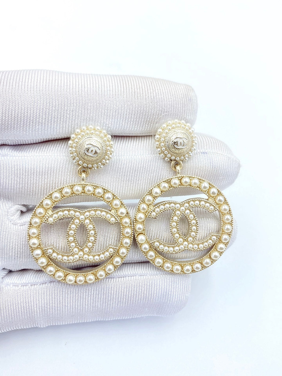 18K Chanel Pearl Earrings