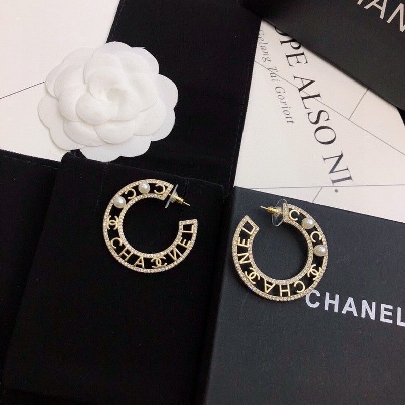 18K Chanel Circle Pearl Earrings