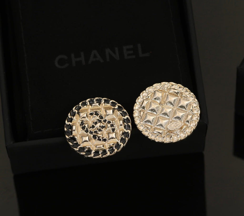 18K Chanel Diamond Round Earrings