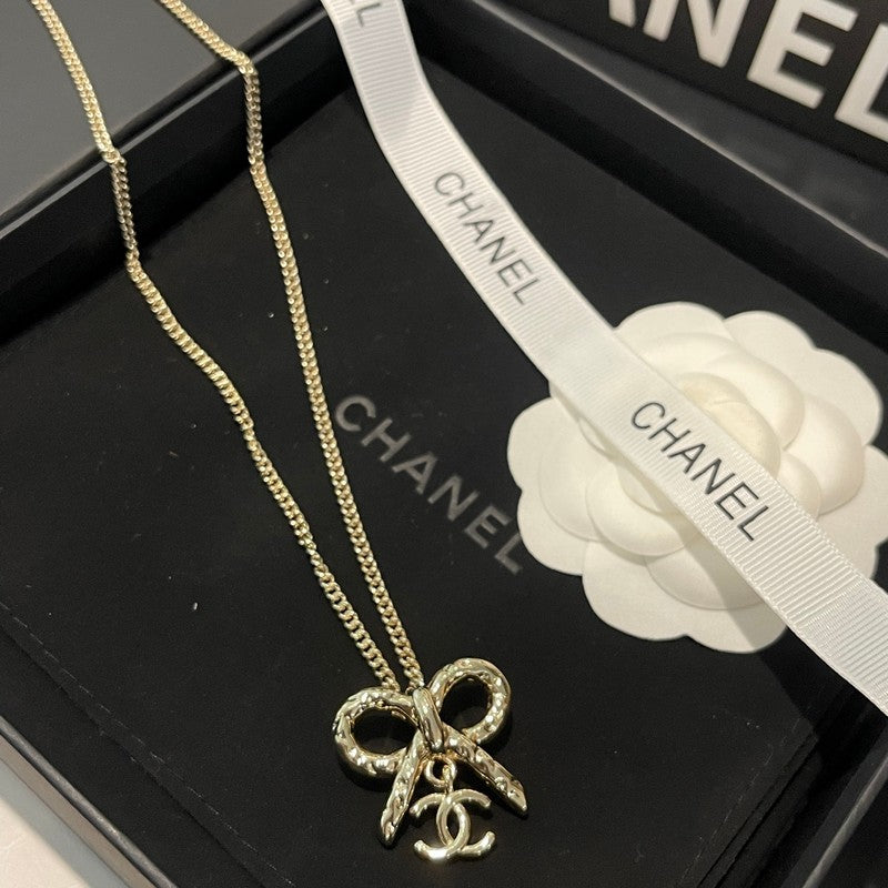 18K Chanel Gold Bow Tie Necklace