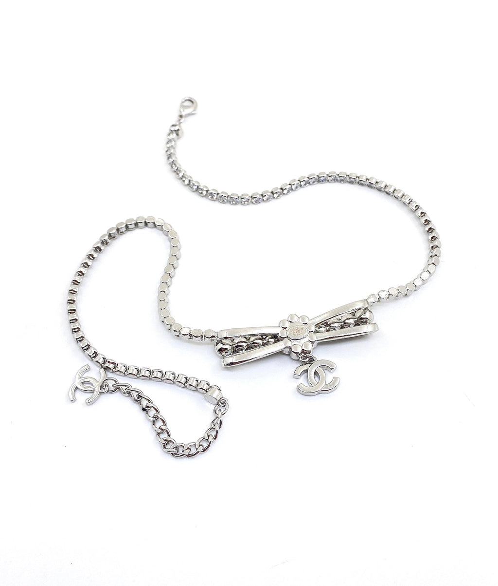 18K Chanel Diamonds Bow Tie Necklace