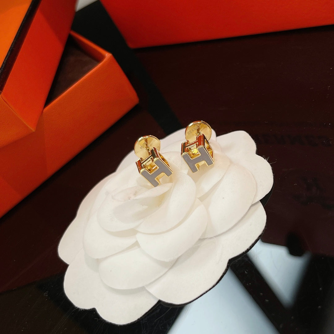 18K Cage D'H Hermès Earrings