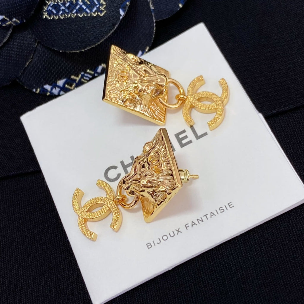 18K Chanel Lion Sharp Earrings