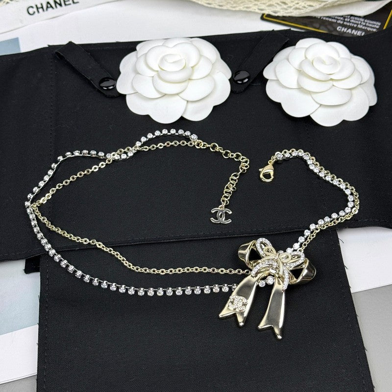 18K Chanel 25K Bow Tie Diamond Gold Necklace