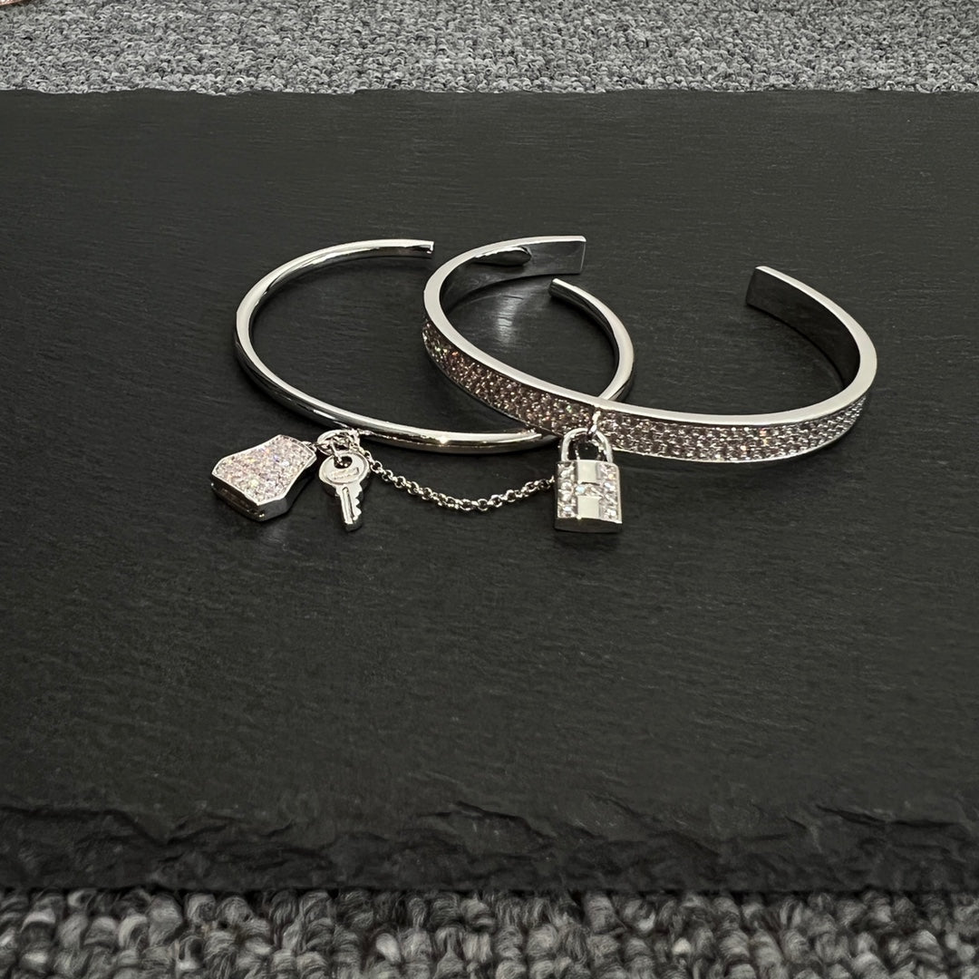 18K Kelly Clochette Diamonds Hermès Bracelet